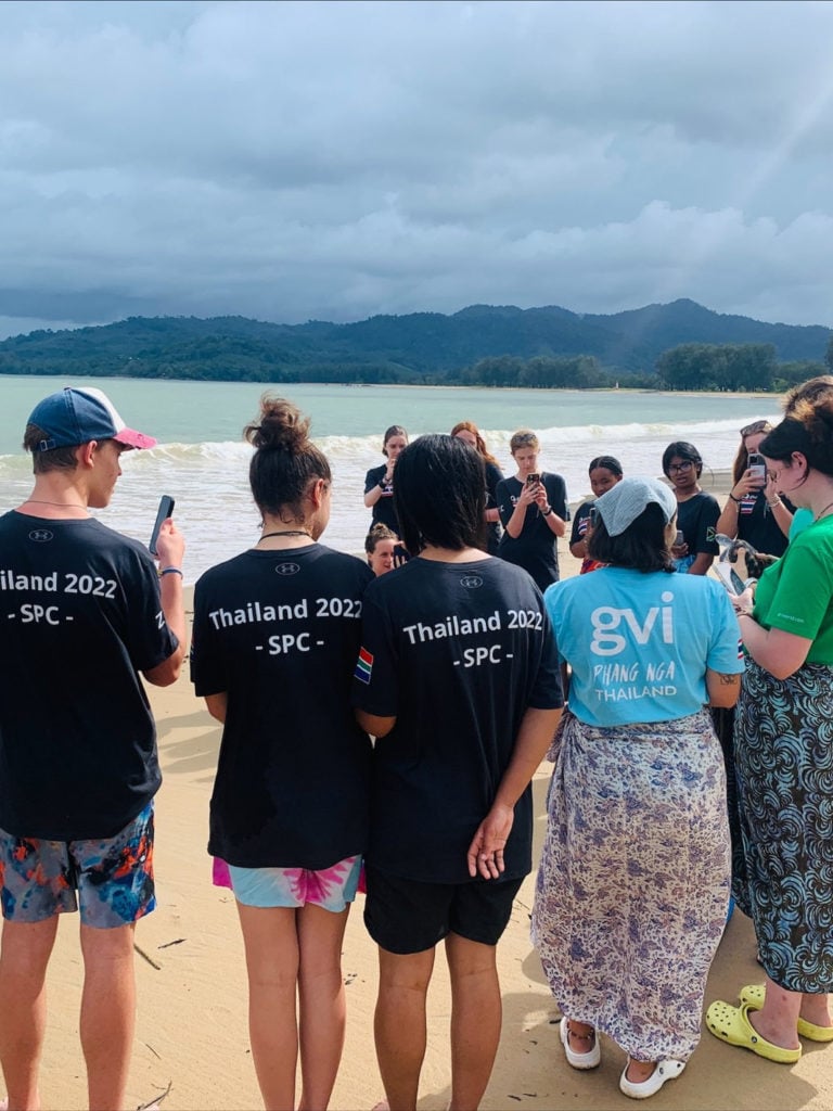 Marine conservation teens in Phnag Nga
