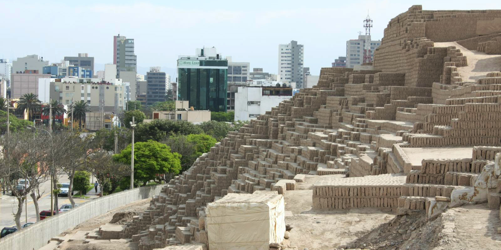 Huaca Pucllana peru