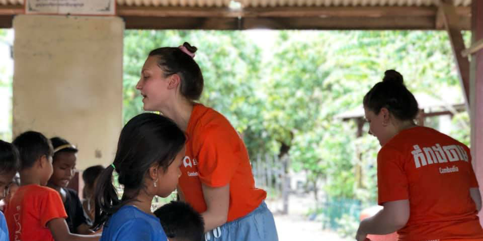 Teen volunteer abroad