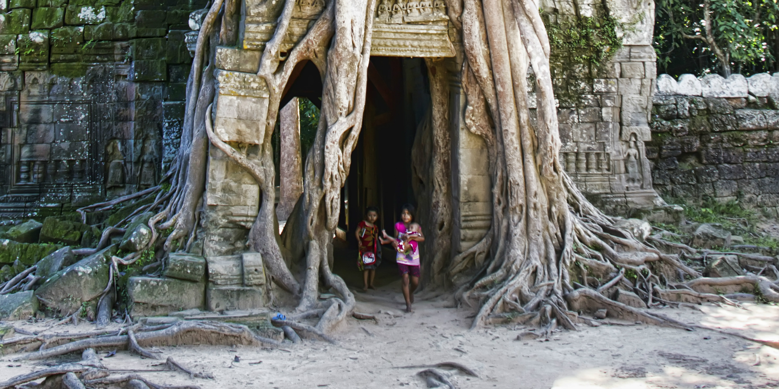 Visiting the Angkor Wat temples