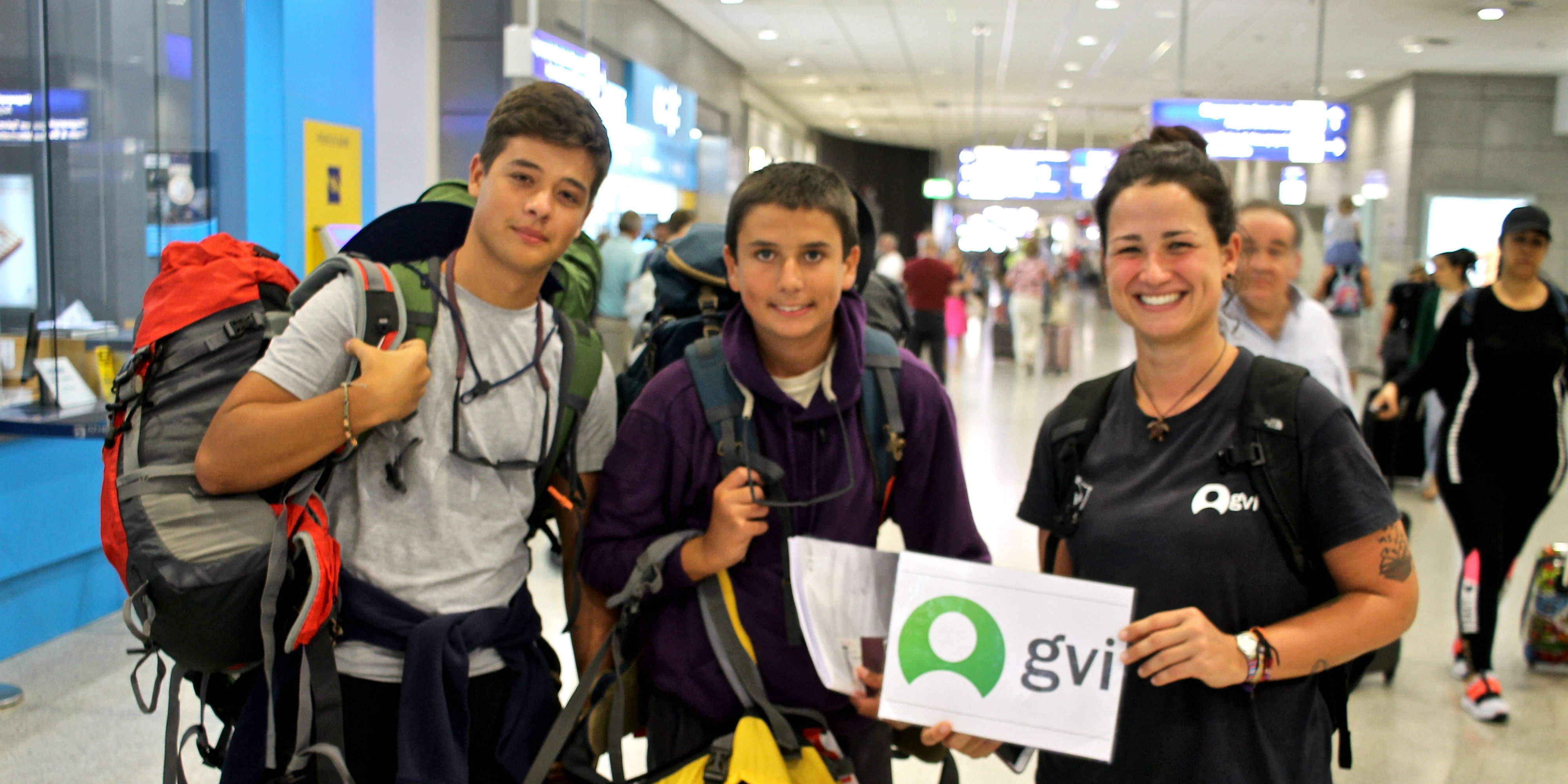 Wondering what to pack for a school trip abroad? These teen volunteers prepared well, with all their kit stored in a lightweight backpack.