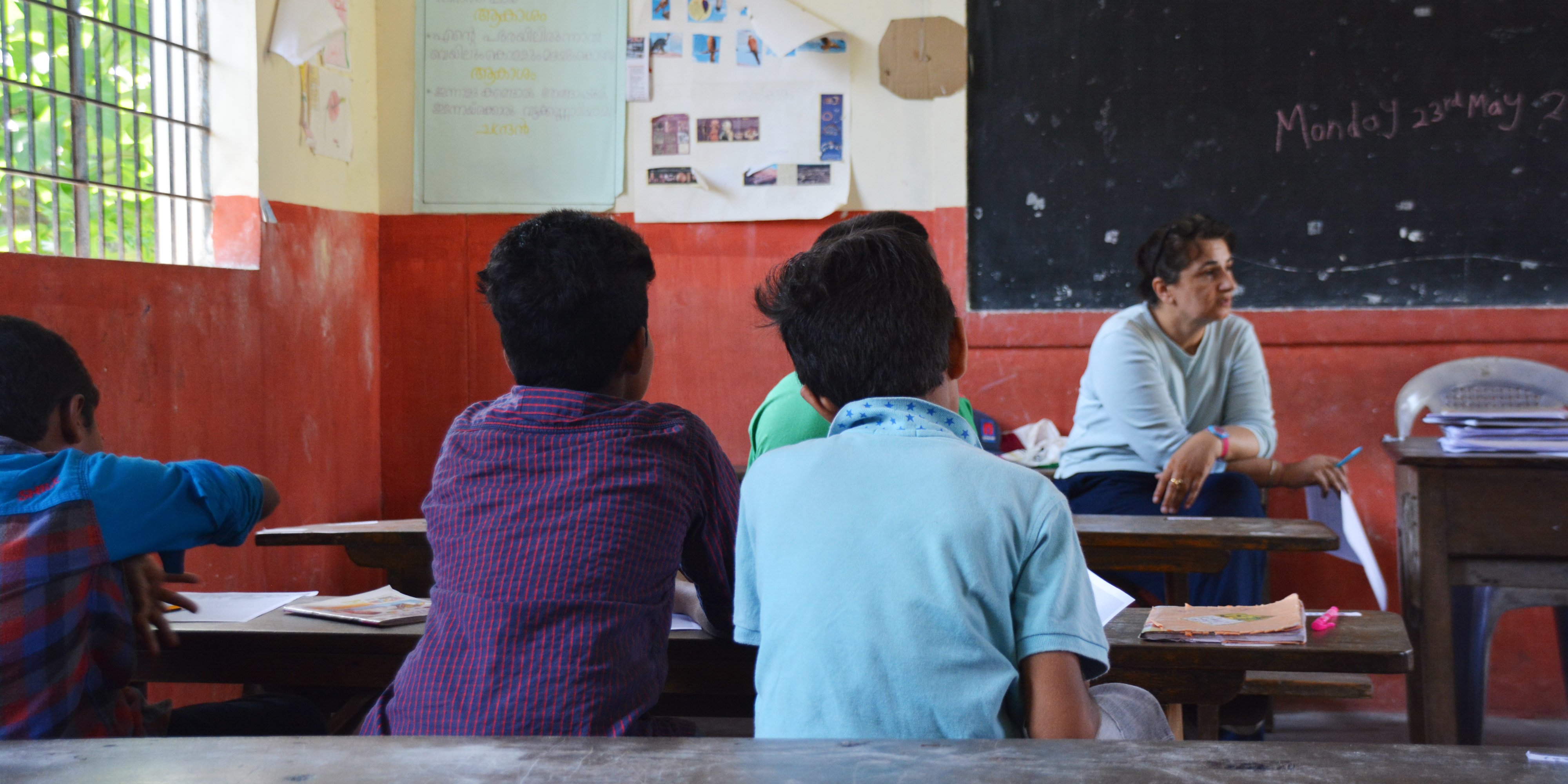 A GVI participant leads a lesson while on one of GVI's TEFL internships.