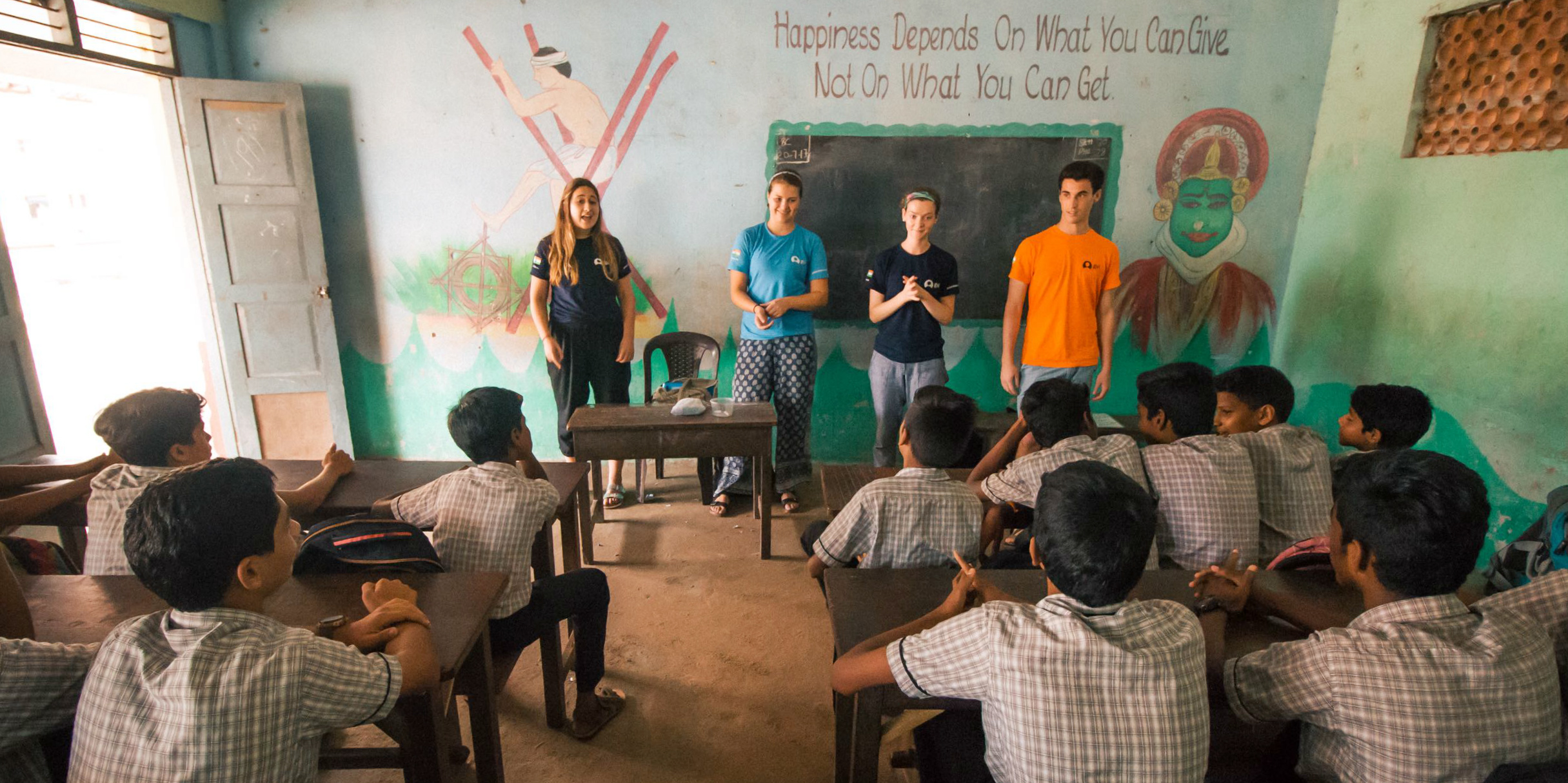 Before travelling to India these GVI participants were advised on local dress norms.