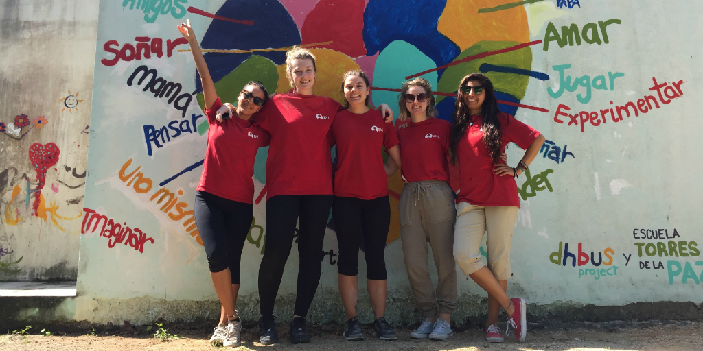 Make lifelong friendships with other volunteers when you volunteer abroad.