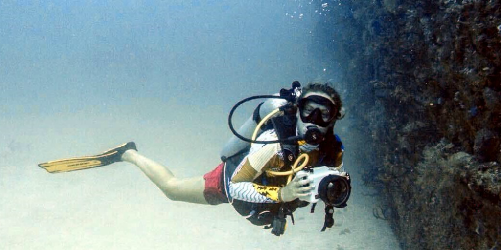 Once you have your professional scuba diver status, you can opt to undergo further training to specialise in trade-specific dives such as photography 