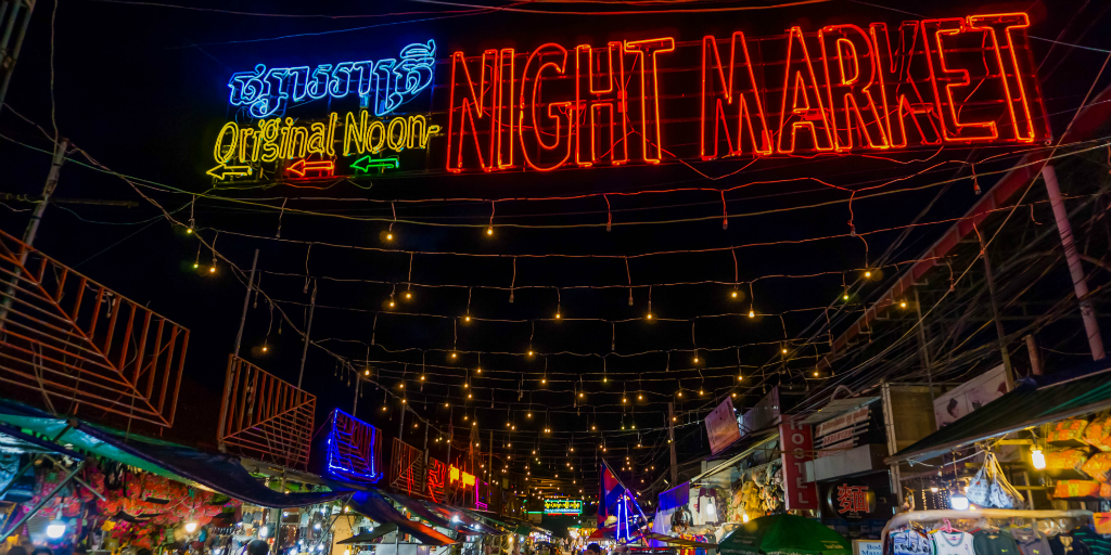 Visit the Siem Reap Night Market when you volunteer in Cambodia with GVI