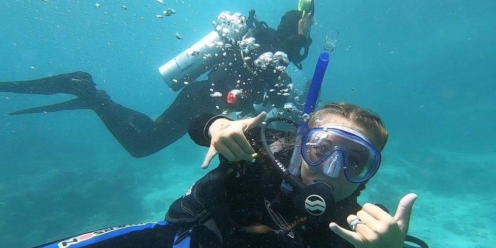 Participants volunteering abroad on one of our marine conservation programs.