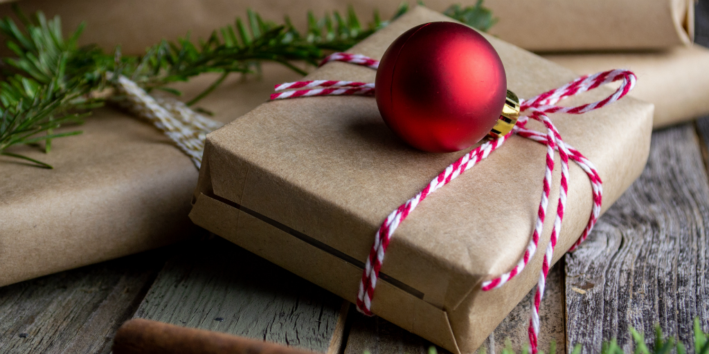 give more sustainable gifts to have a more eco friendly christmas