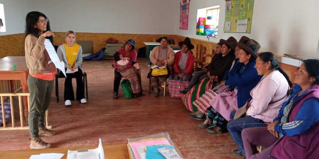 Gap year volunteers in Cusco, Peru