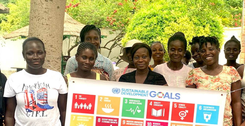 Ladies part of GVIs programs highlighting the sustainable development goals that can be expected in all of GVIs programs