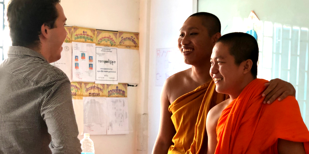 Teach English to novice Buddhist monks