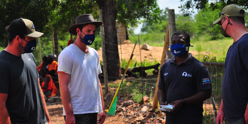 GVI limpopo volunteers working on Karongwe Game Farm